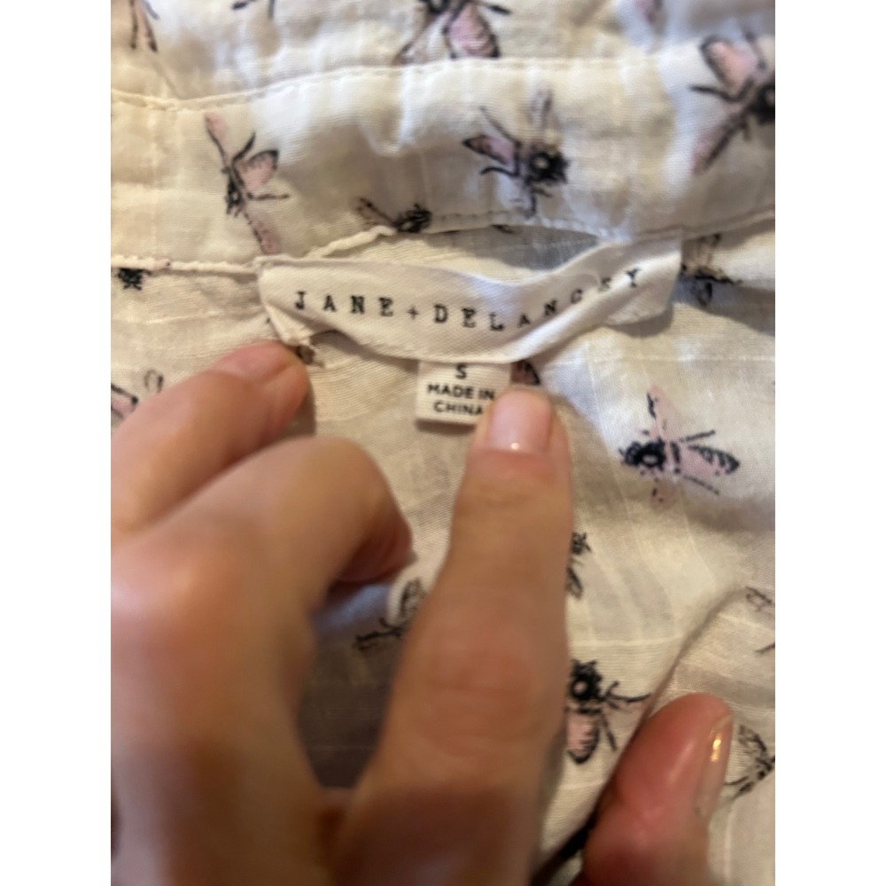 Cottage core Boho Jane + Delancey Womens Bee Print Short Sleeve Button Down - Picture 3 of 3